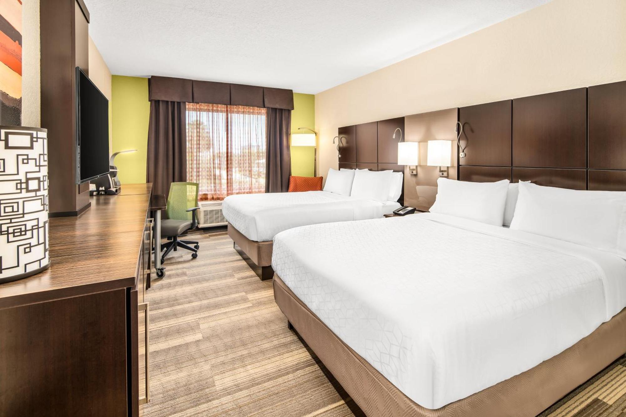 Holiday Inn Express Ft Lauderdale Cruise-Airport By Ihg Fort Lauderdale Exterior photo