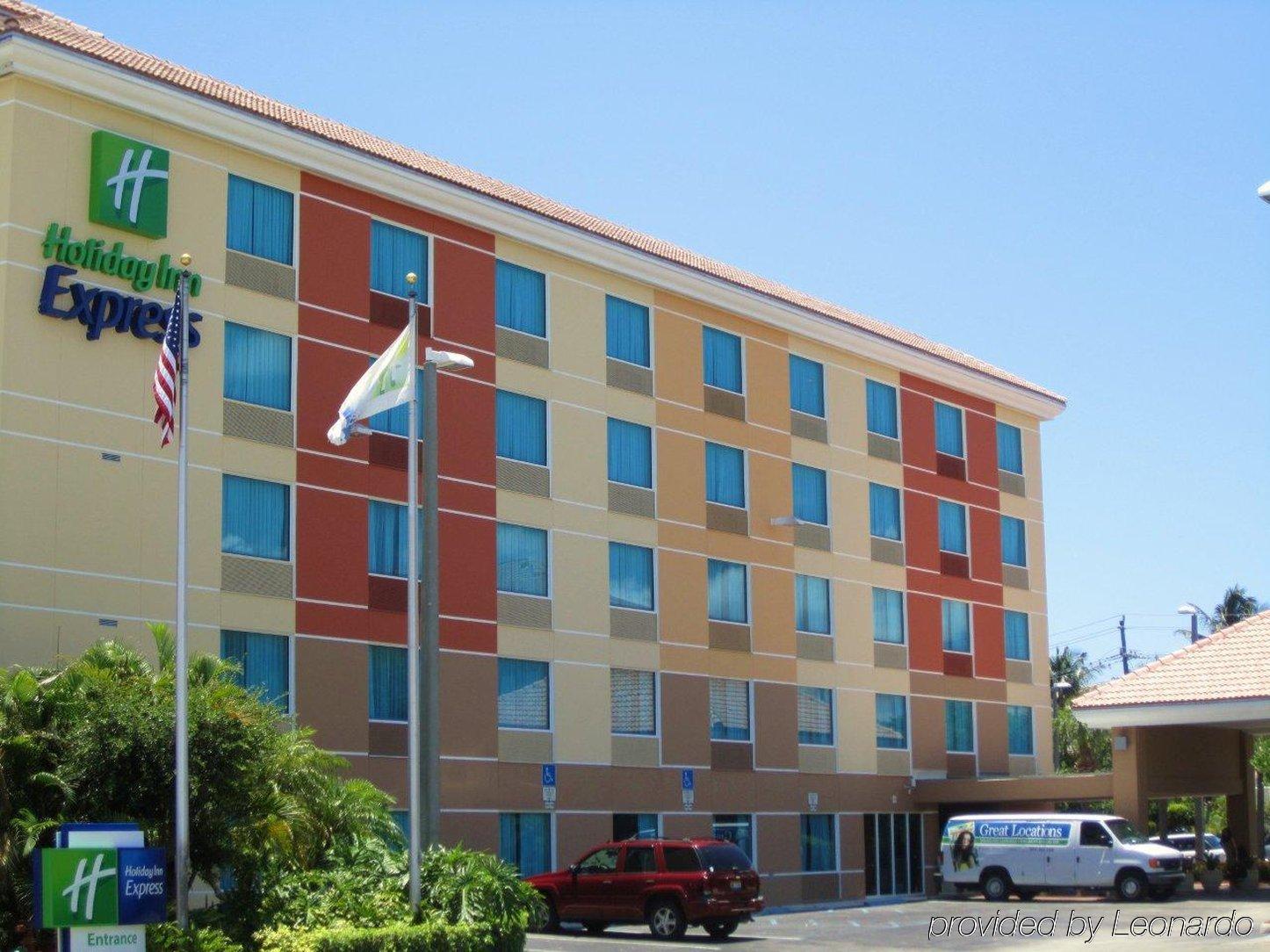 Holiday Inn Express Ft Lauderdale Cruise-Airport By Ihg Fort Lauderdale Exterior photo