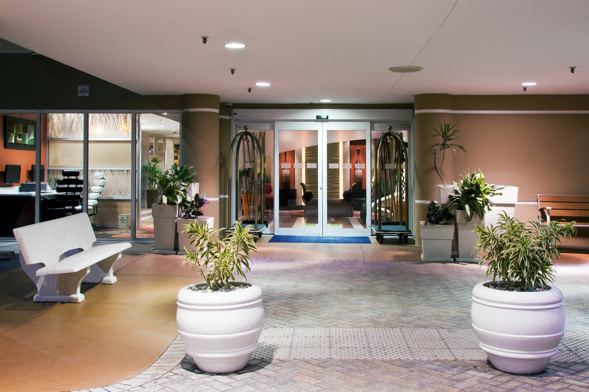Holiday Inn Express Ft Lauderdale Cruise-Airport By Ihg Fort Lauderdale Exterior photo